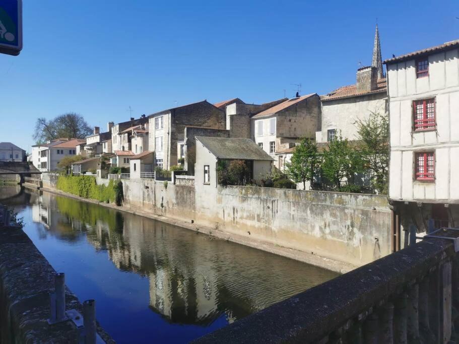La Maisonnette Du Marais Fontaines  Exterior foto